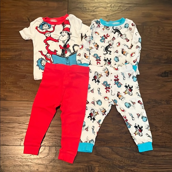 Set of 2 Dr. Seuss Themed Pajama Set - Picture 1 of 5